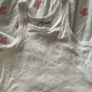 Vitt linne från lager 157 - Bra skick. Strl S! Skriv för fler bilder! 75 inklusive frakt