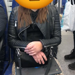 Kan gå ner i pris vid snabb affär  - Bara skriva om ni vill ha fler bilder eller frågor 