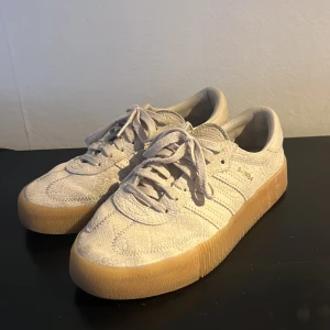 Adidas samba  - Adidas samba  Sparsamt använda  ”Ormskinn”