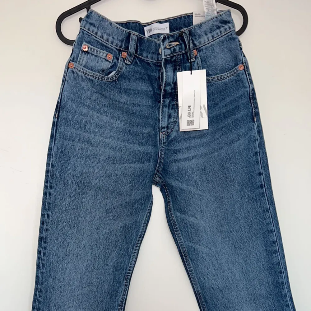 Helt nya Zara jeans i storlek 34. Jeans & Byxor.