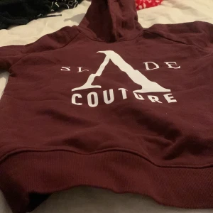 SlAde - Säljer denna hoodie för att det är inte min stil