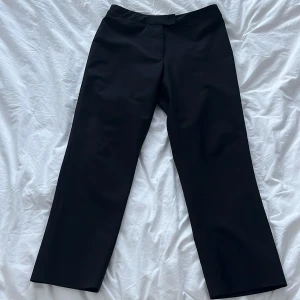Byxor från Karen Millen - Jättesnygga kostymbyxor från Karen millen, midwaist🖤storlek 10~Xs/S