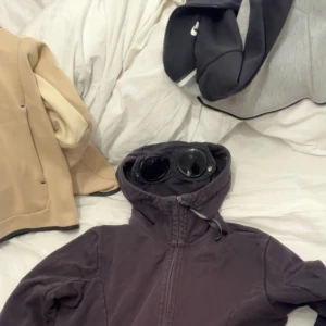 Cp company hoodie medium  - Cp company hoodie svart storlek medium! 