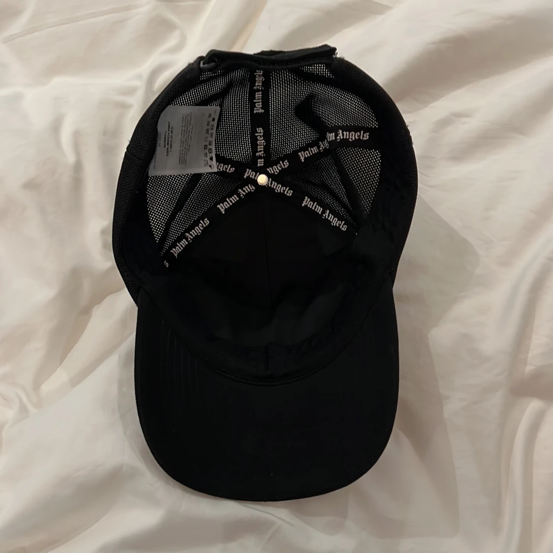 Svart moncler keps.  - 90