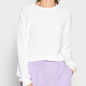 Vit stickad tröja - Vit stickad tröja från Even & Odd. Bra skick, Storlek S, vit.