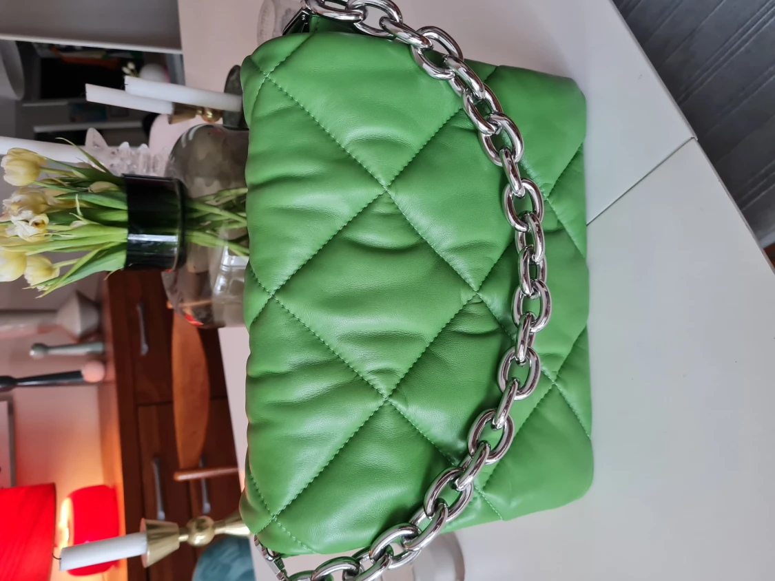 Stand Studio Brynnie 