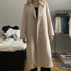 Beige kappa - - Tunn kappa - Band runtom - Oanvänd