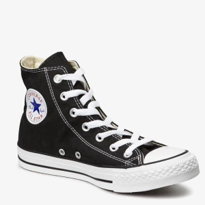 Converse - Svarta Converse skor, säljer för jag vill köpa platform modellen istället! Väldigt fint skick! Storlek 38. Kan självklart skicka fler bilder