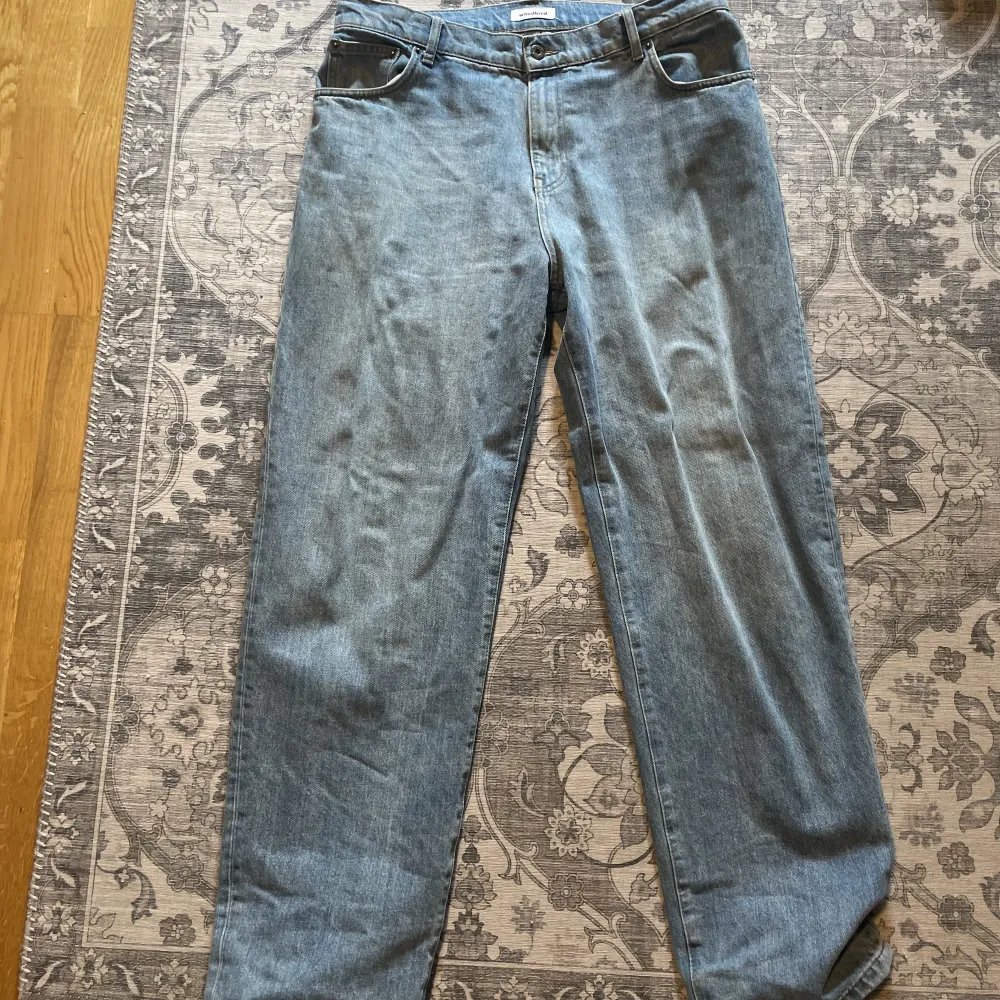 Blåa Woodbird jeans, använda kanske 3-5 gånger.. Jeans & Byxor.
