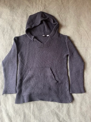 Huvtröja från BDG - Stickad huvtröja från BDG