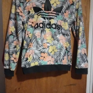 Luvtröja - Mönstrad luvtröja 