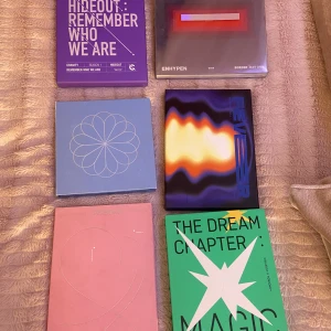 Kpop Album - Kpop album med cd och allt annat knappt rörda pris diskuteras beroende på album. 