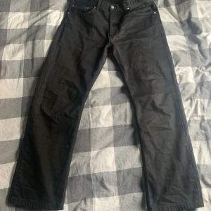 Levi’s 752 straight fit  - Ett par snygga levis med straight passform. Skick:7/10 W34 L32  Pris kan diskuteras
