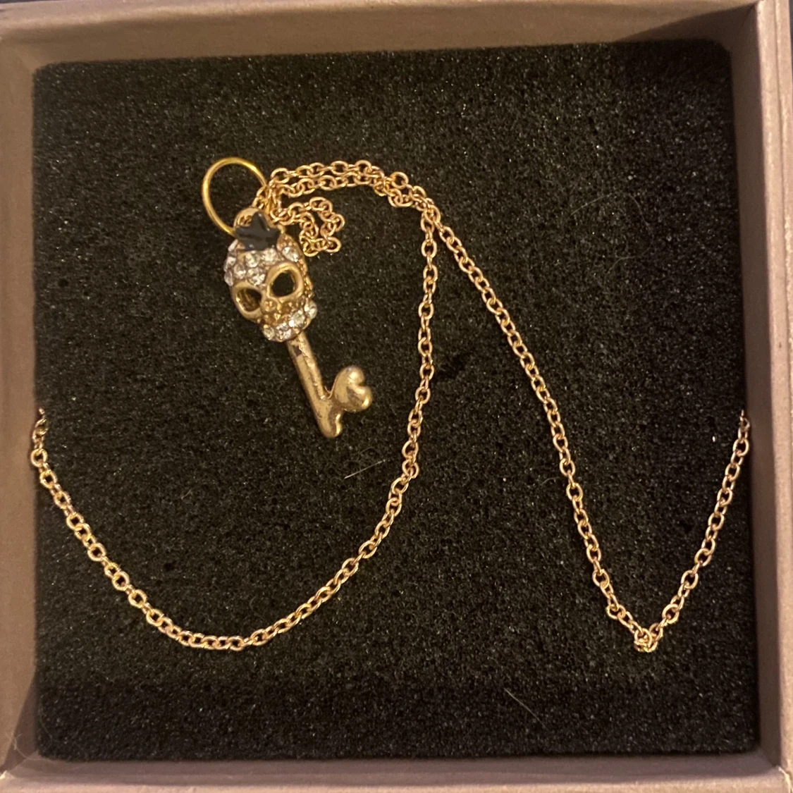 Egengjordt halsband  - 90