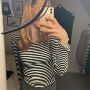 Randig - En randig tröja från Gina 