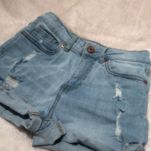 Snygga shorts  - Oanvända då de är lite stora för mig 💕.