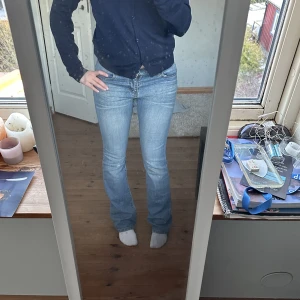 Blå jeans - Ett par jätte fina blå jeans som inte kommer till användning längre💕