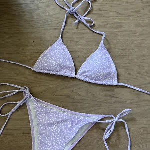 Bikini - Lila bikini Aldrig använd 