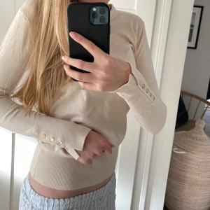 Zaratröja - Jättefin tröja från zara som inte sälj länge i storlek s.