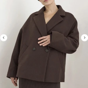 Jacka - Jättesnygg kappa från Lindex!! Storlek M, kan mötas upp i Gbg annars står köparen för frakten!❤️