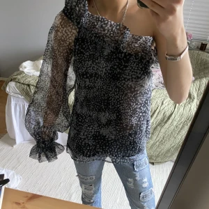 Topp - One shoulder topp