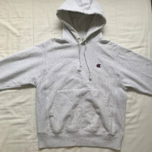Champion Grey White Hoodie - Grey white hoodie from Champion. Size Men small.