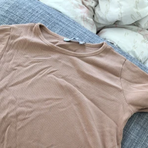 T-Shirt  - Har använt några gånger. Nytt skick