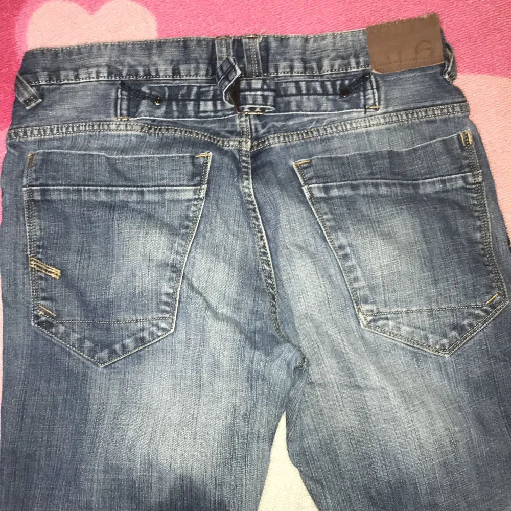 byxor från C denim loose, strighta jeans, använd en handfull gånger och är ingen nytta längre . Jeans & Byxor.