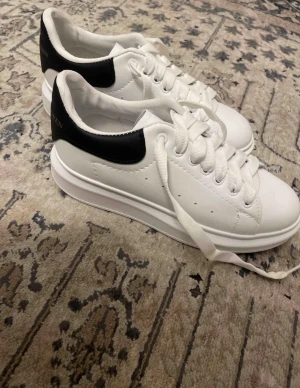 Alexander mcqueen skor - Helt nya och oanvända