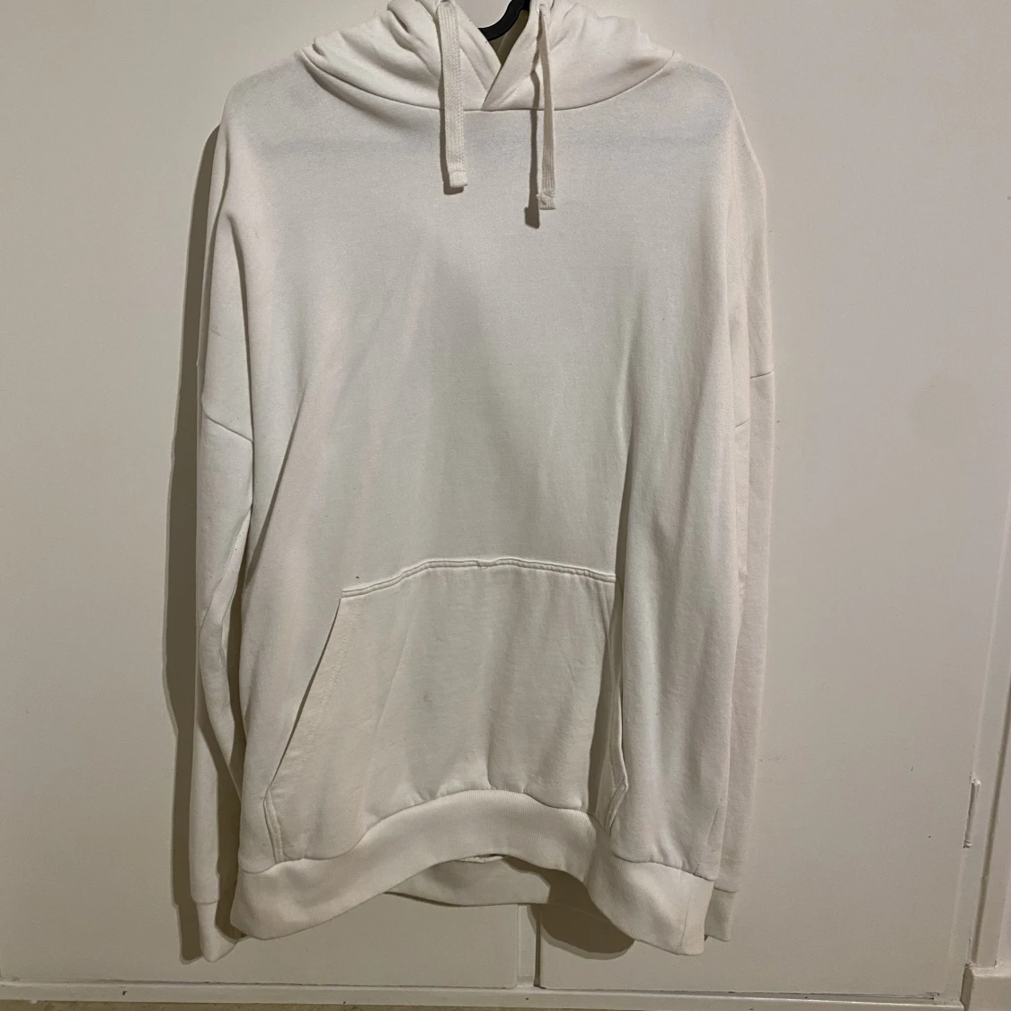 Hoodie med text - 90