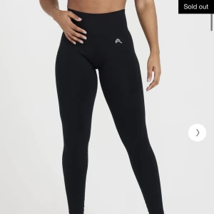 Oner active tights - Classic seamless storlek M  Nypris 550kr  Aldrig använda, endast provade Slutsålda online  Pris kan diskuteras! 