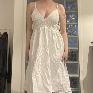 Klänning - Jättefin sommarklänning 💕har använt en gång 