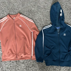 Zip up hoodies - Två Hoodies 1 för 150kr 2 för 250 ! Kom privat för mer information