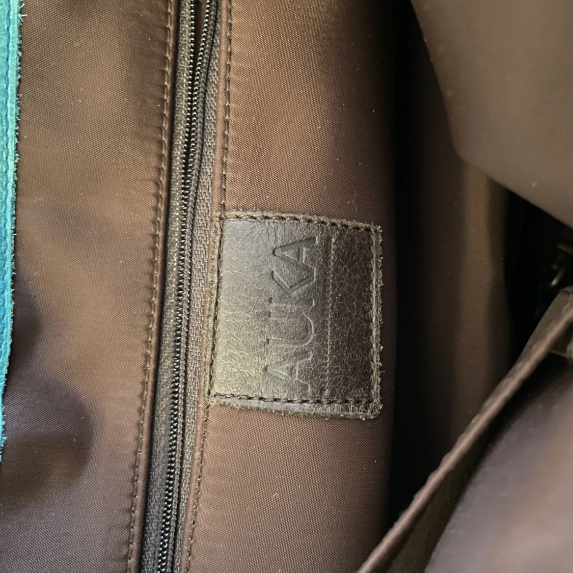 Somrig AUKA väska  - 91