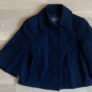 Kappa/Kofta/Bolero - Från Mexx💕 Så sjukt fin men säljer för att jag har två likadana❤️ 