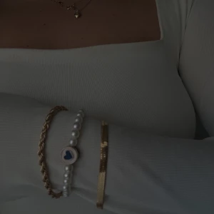 Armband💙 - Armband med hjärta 💙 finns i flera färger, skriv i dm för beställning 💌 15kr frakt