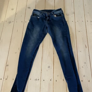 Skinny Jeans  - Storlek M