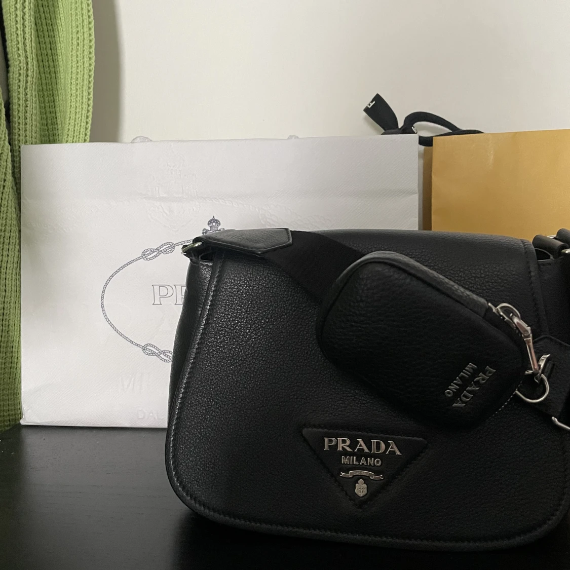 Prada väska 