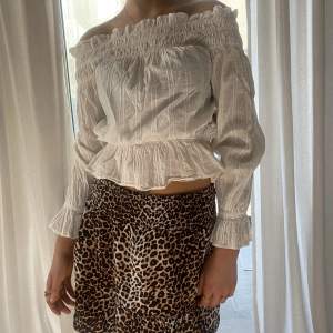 Snygg leopard kjol för sommaren! 
