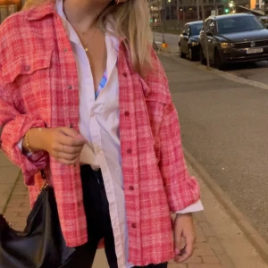 Skjorta  - Skjorta/jacka från Zara i rosa! 💓