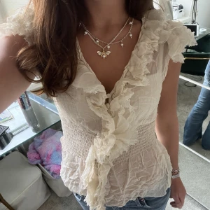 Topp!  - Så snygg topp perfekt till sommaren!☀️☀️☀️