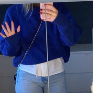 Tröja  - Säljer nu denna fina stickade tröjan från zara, pga får aldrig någon användning av den !!💙