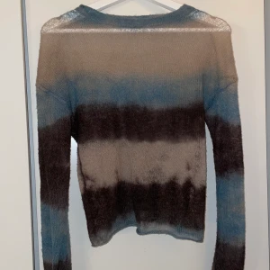 Tunn stickad tröja - Tröja från weekday i mycket gott skick!