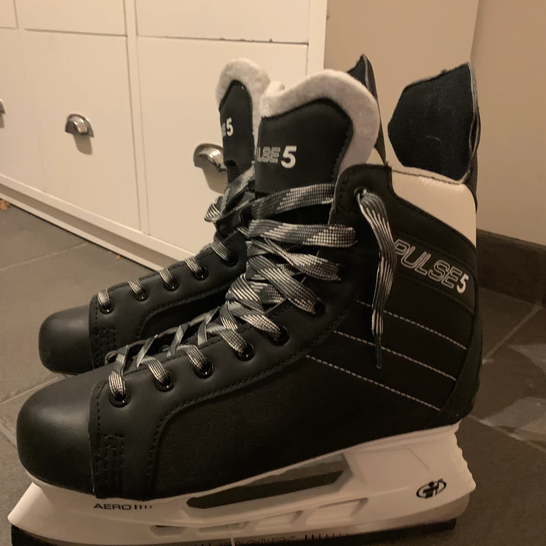 Pulse 5 Skridskor  - 90