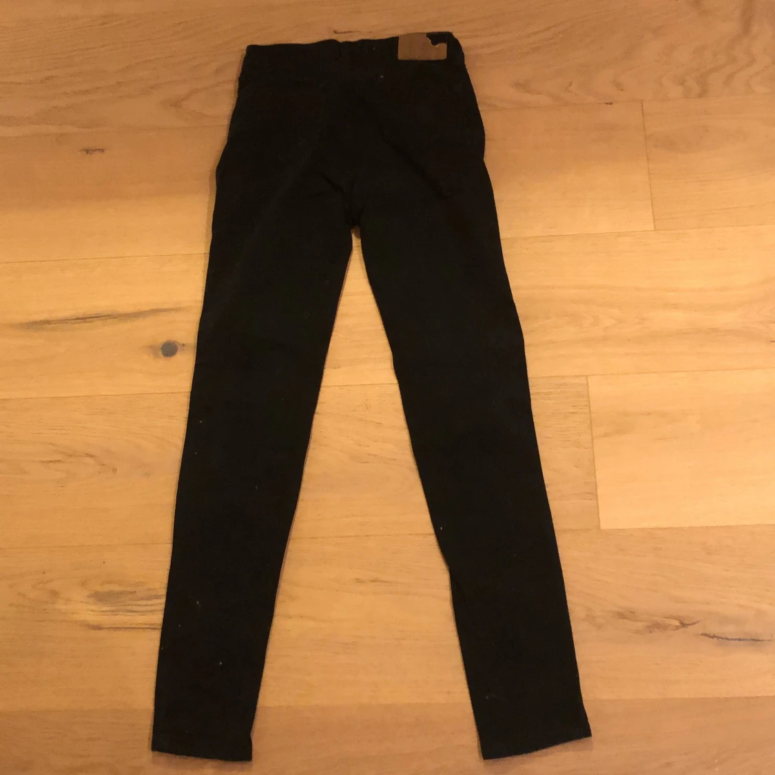 Svarta jeans storlek 32 - 91