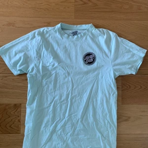 Santa Cruz T-shirt  - Santa Cruz T-shirt, strl L. Använd fåtal gånger! 100kr