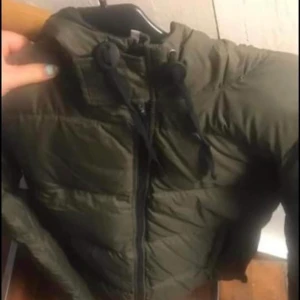D brand jacka - Säljer en d brand jacka i storlek XL