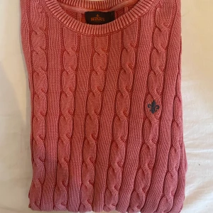 Morris Stickad tröja  - Stickad tröja från Morris  Storlek: S Köptes för: 1400 kr Säljes för: 300 