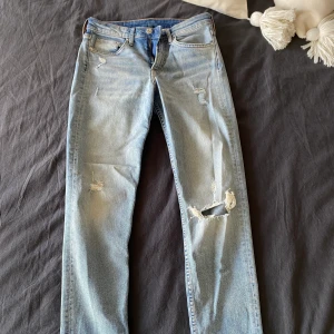 Jeans - Jeans från H&M (girlfriend fit, regular waist) storlek 26/32 / xs 