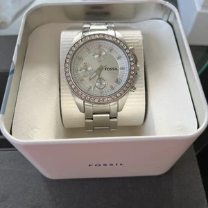Klocka från Fossil - En fin damklocka från Fossil, nypris runt 1299:-.